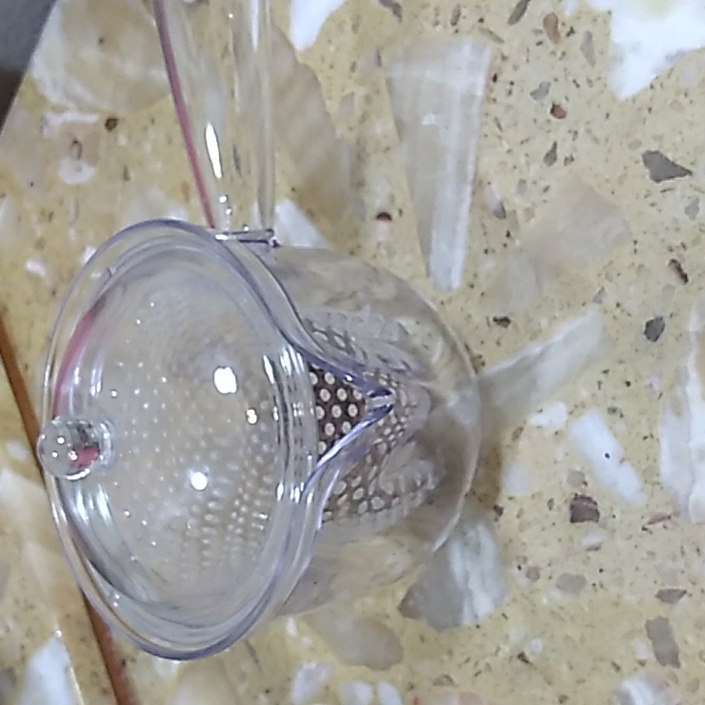 Clear teapot with built in filter